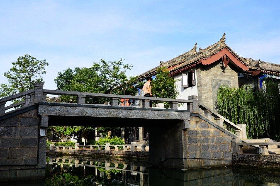 丁纯主持召开市委常委会会议